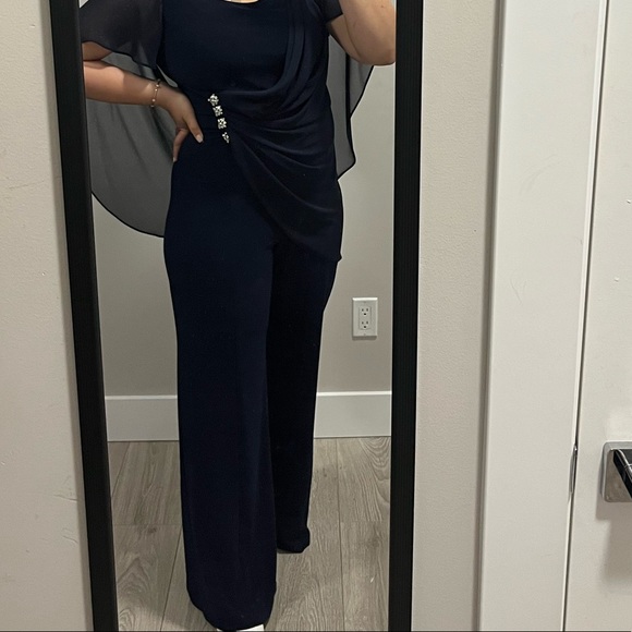 Champagne dress ; Dark blue coloured with those Clear Stone patch ; - Picture 8 of 12